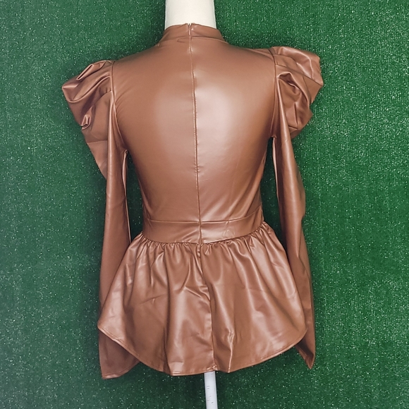 NWT Ruffle Hem Back Zipper Puff Sleeve Top Cognac - Picture 3 of 3